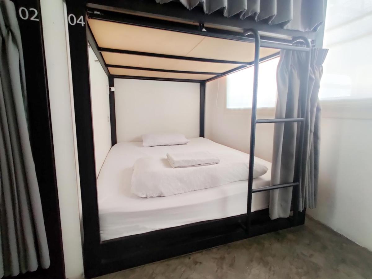 Holy Sheet Hostel Банкок Екстериор снимка